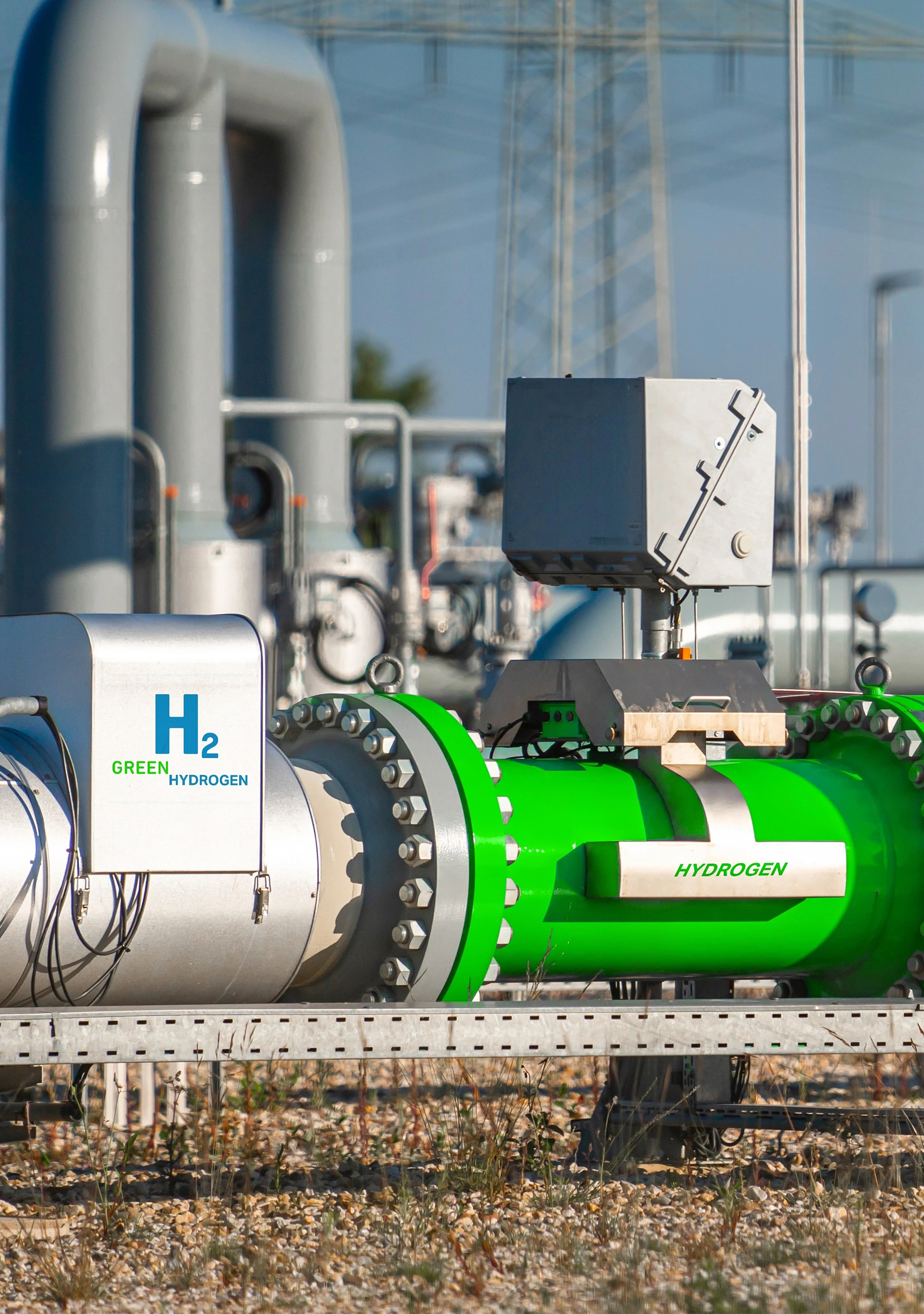 An automated control system interface managing a green hydrogen electrolyzer with real-time pressure and temperature monitoring.